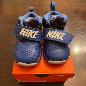 7c Nike Team Hustle D 8